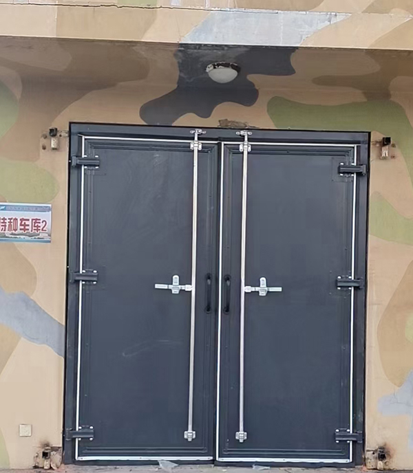 旬阳工业平开门