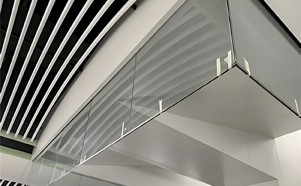 旬阳玻璃挡烟垂壁