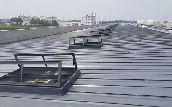 某中学室内体育馆旬阳排烟窗改造项目