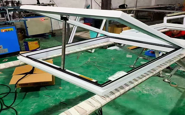 某地下车库出入口旬阳排烟窗配置工程