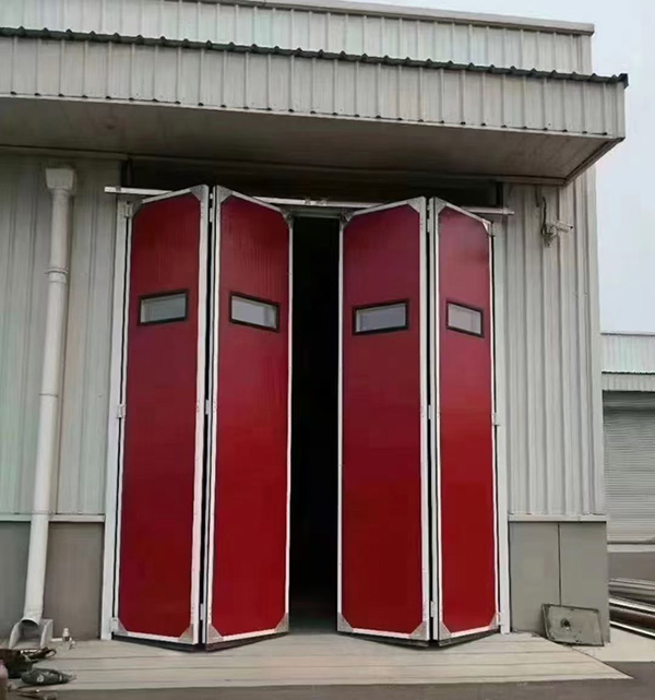 旬阳工业折叠门在大型装配车间出入口的应用实例